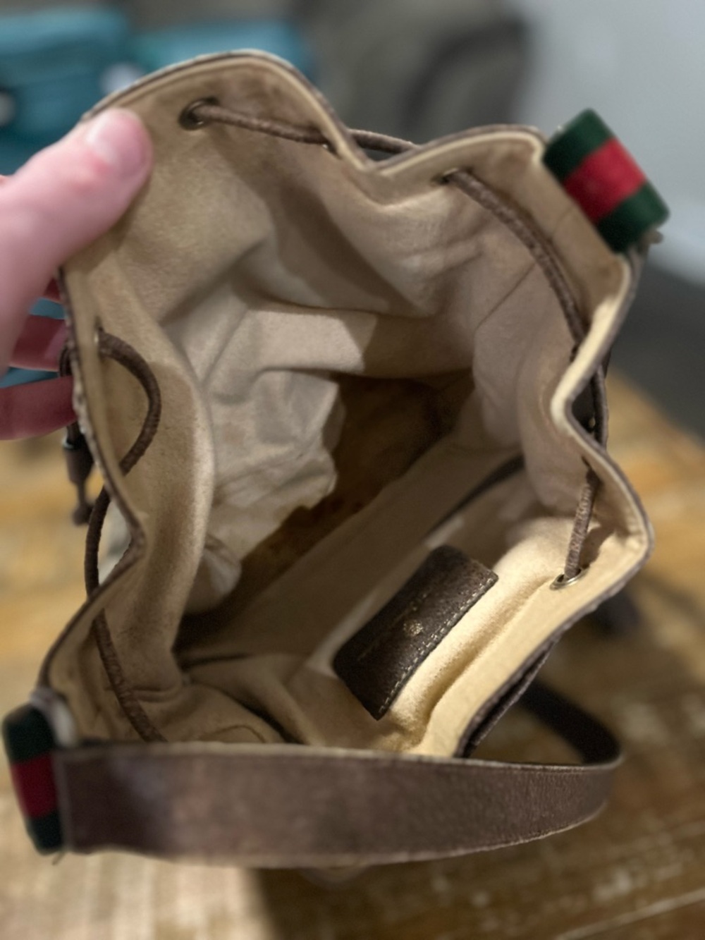 Authentic Gucci Brown GG Supreme Drawstring Crossbody Bucket Bag vintage - Picture 9 of 15